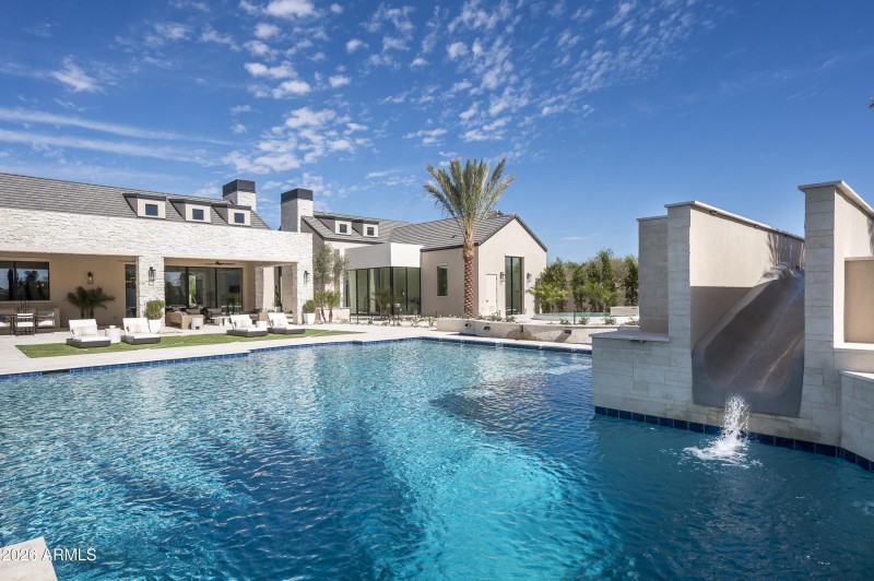 7031 E Paradise Drive-5