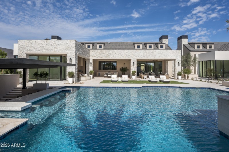 7031 E Paradise Drive-6