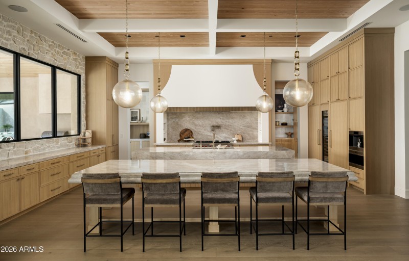 7031 E Paradise Drive-18