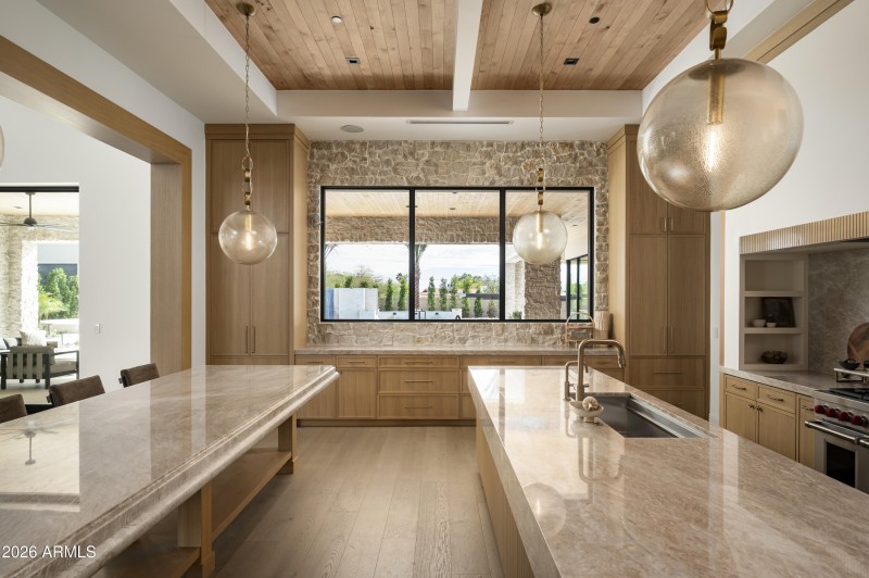 7031 E Paradise Drive-20