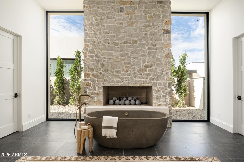 7031 E Paradise Drive-31