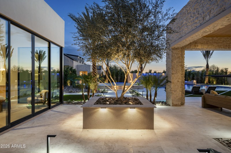 7031 E Paradise Drive-55