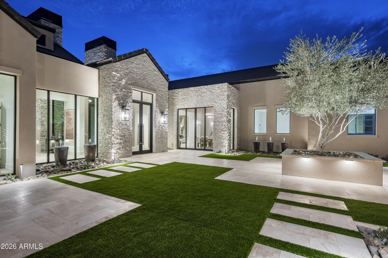 7031 E Paradise Drive-73