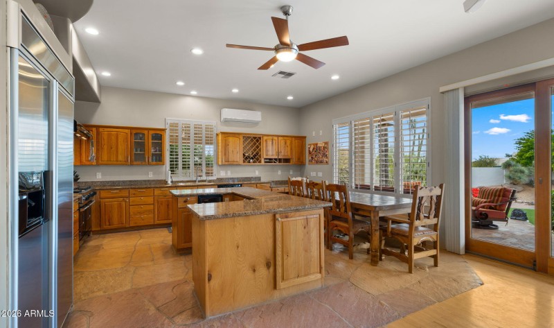 16-web-or-mls-Kitchen2