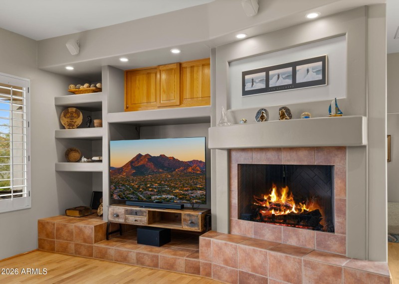 29-web-or-mls-Living Space4