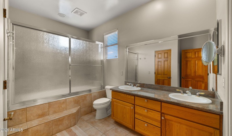 38-web-or-mls-Upstairs Full Bathroom