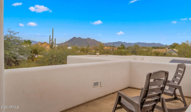 46-web-or-mls-Upstairs Balcony1