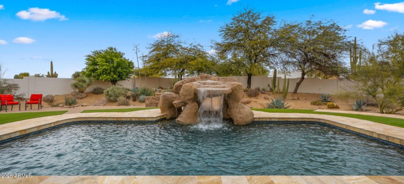 60-web-or-mls-Backyard3