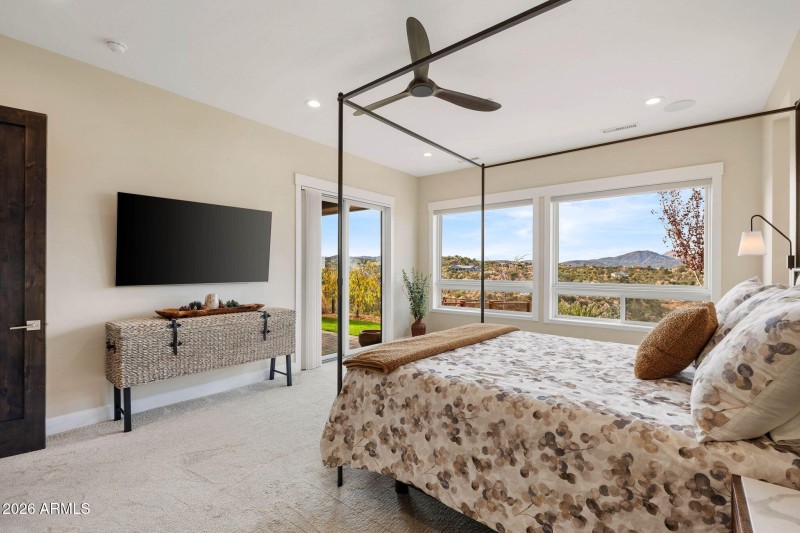 26-Primary Bedroom (2)