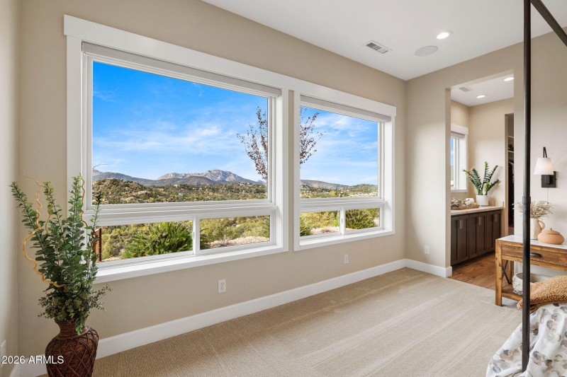 27-Primary Bedroom (3)