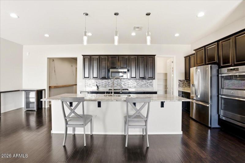 08-15878 W Fillmore St_RedHogMedia