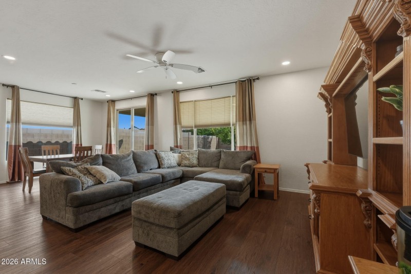 Light & Bright floorplan