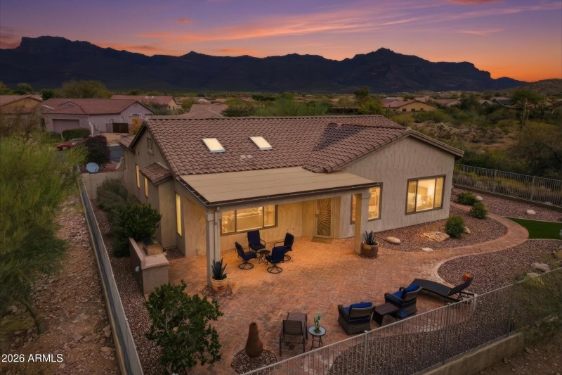 02-DJI_0782_twilight_4ca22683-6035-41ff-