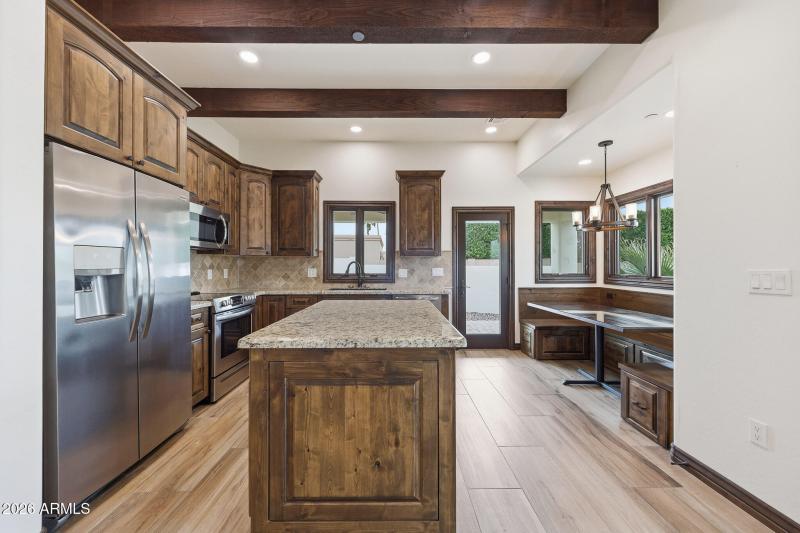 Casita, kitchen and eat in dining area