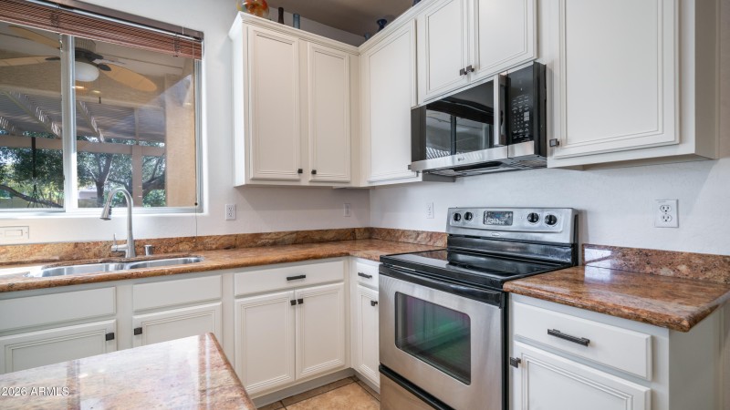 7609 S 18th Way Kitchen ReShoot-5