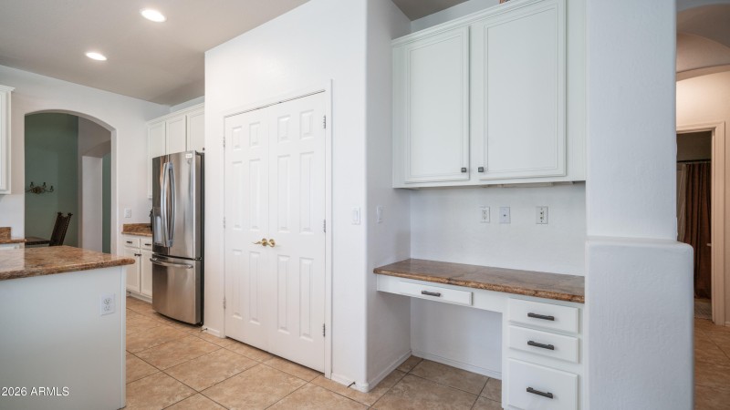 7609 S 18th Way Kitchen ReShoot-7