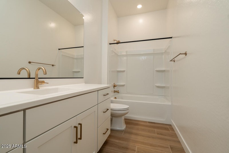 Tri Pointe Waterston Central 415 - Bathr