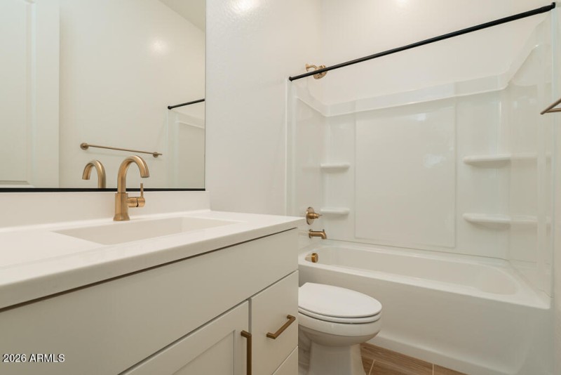 Tri Pointe Waterston Central 415 - Bathr