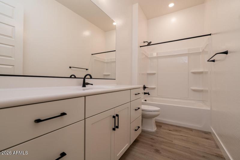 Tri Pointe Waterston Central 417 - Bathr