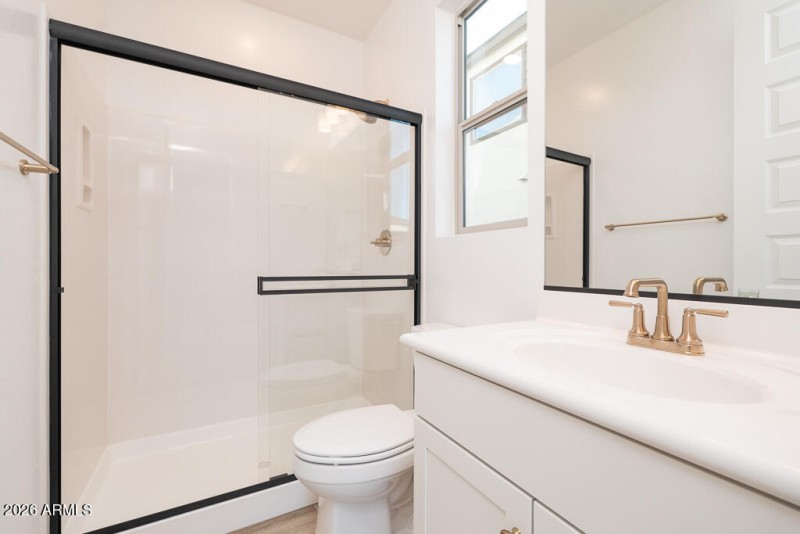 Tri Pointe Waterston Central 114 - Bathr