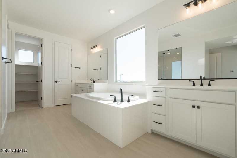 Tri Pointe Soleo 513 - Primary Bathroom-