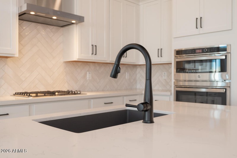 Tri Pointe Soleo 620 - Kitchen-2MLS