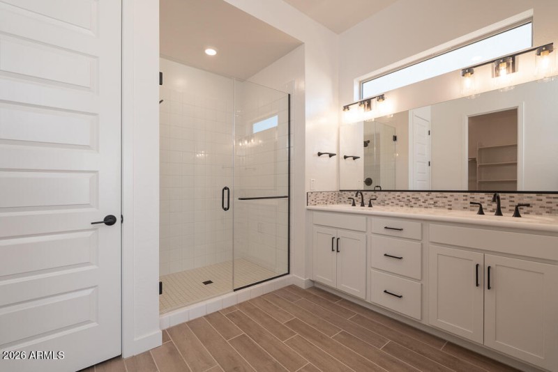 Tri Pointe Soleo 620 - Primary Bathroom-