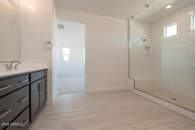 Tri Pointe Soleo 622 - Primary Bathroom-