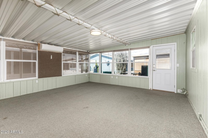 Huge Bonus/AZ Room with Mini-Split