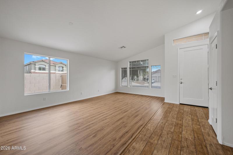 1040 E Amberwood Dr-6