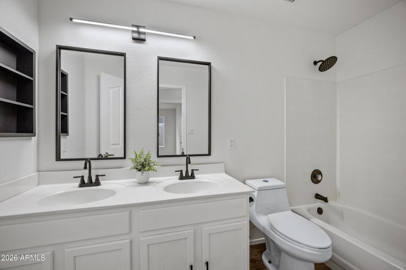 1040 E Amberwood Dr-25