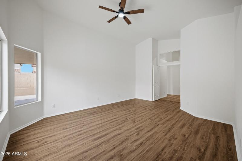 1040 E Amberwood Dr-29