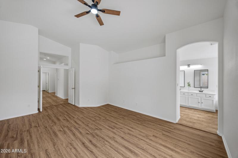 1040 E Amberwood Dr-30