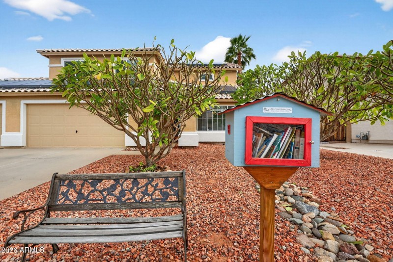5-web-or-mls-22W Lone Cactus Dr