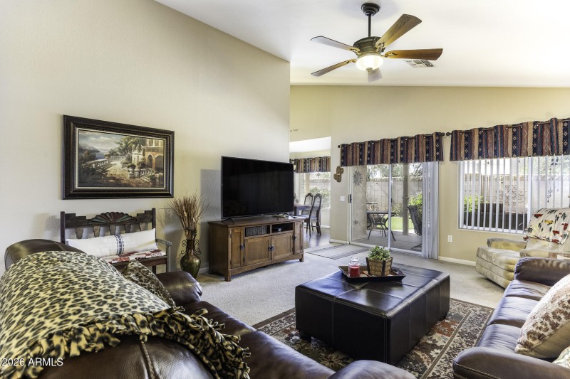 1515 N Poppy St - Living Room