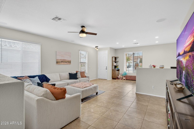 4-web-or-mls-33E Press Rd