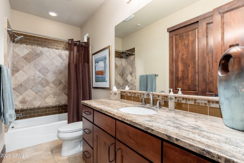 9166 E Hoverland Rd - 33