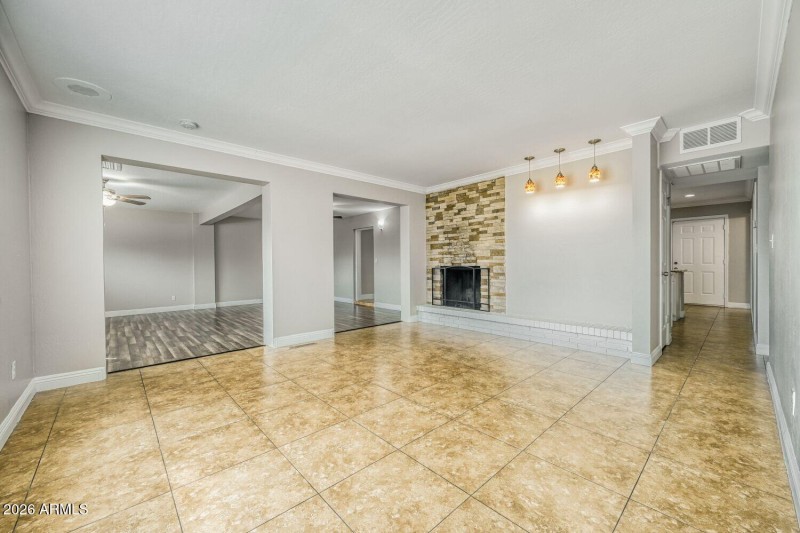 5548 W Belmont Ave - Web Quality - 005 -