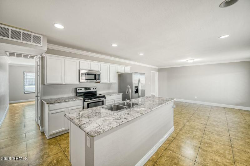 5548 W Belmont Ave - Web Quality - 007 -