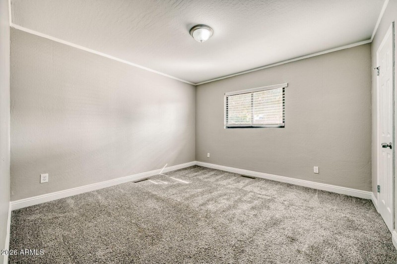 5548 W Belmont Ave - Web Quality - 018 -