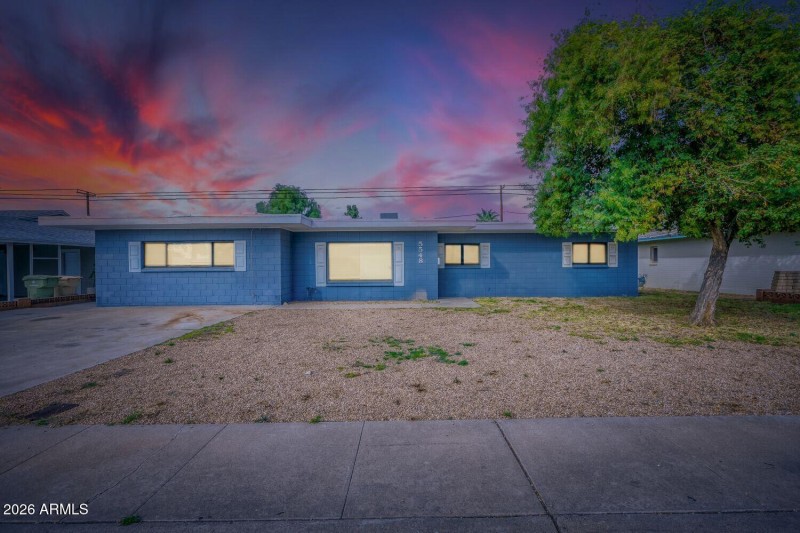 5548 W Belmont Ave - Web Quality - 029 -