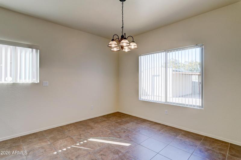 880 S Buena Vista Dr-12