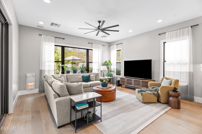 Natural abundant light from every angle