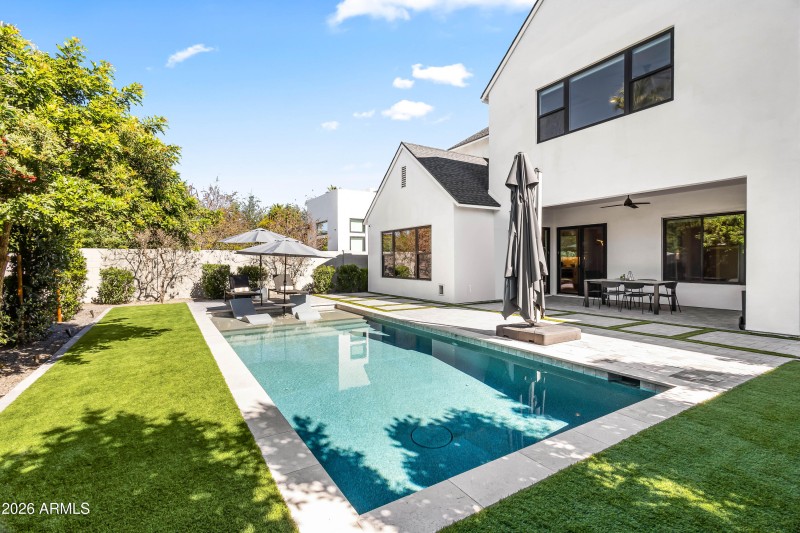 Custom saltwater pool with baha shelf