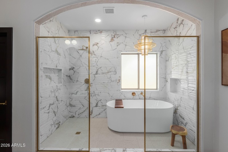 035_Primary Bathroom