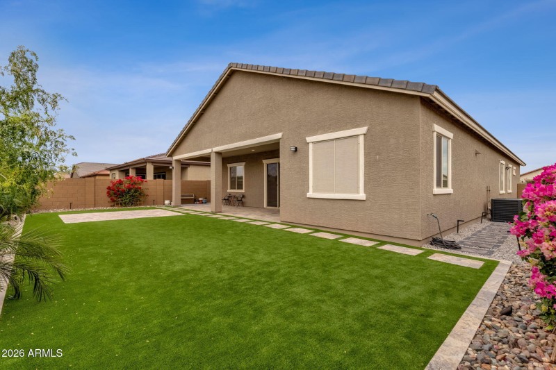 44-web-or-mls-15713-w-washington-st