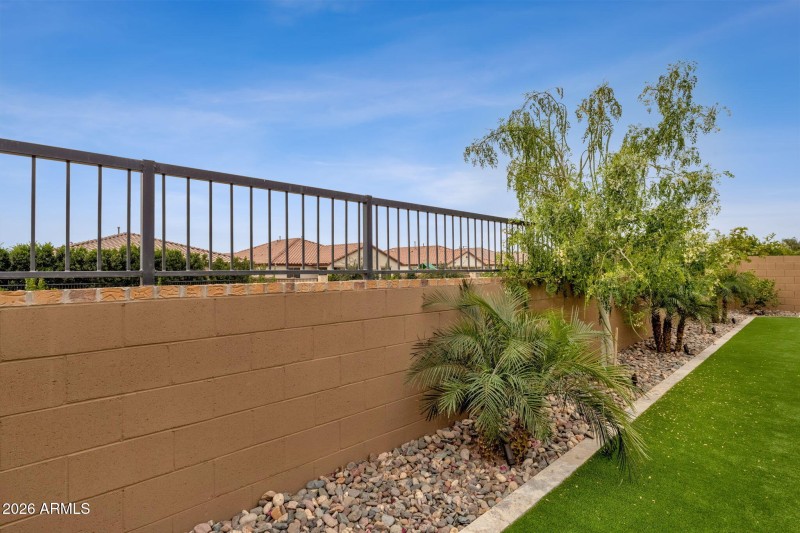 46-web-or-mls-15713-w-washington-st