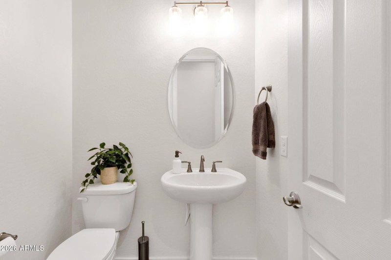 30-web-or-mls-15713-w-washington-st