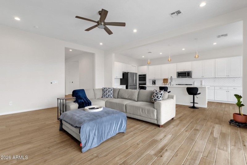 22-web-or-mls-15713-w-washington-st