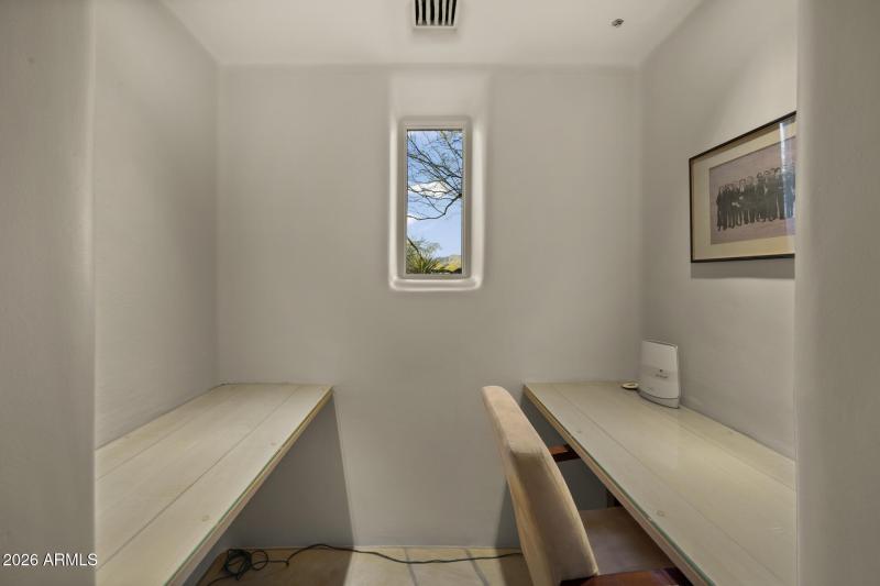 Private Work Station in Primary